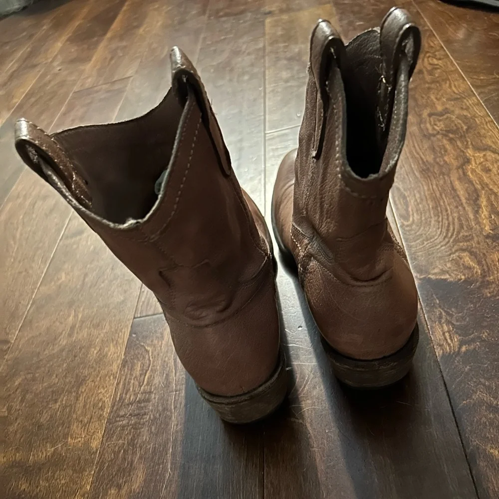 Frye distressed Carson Booties - boots - Picture 5 of 7